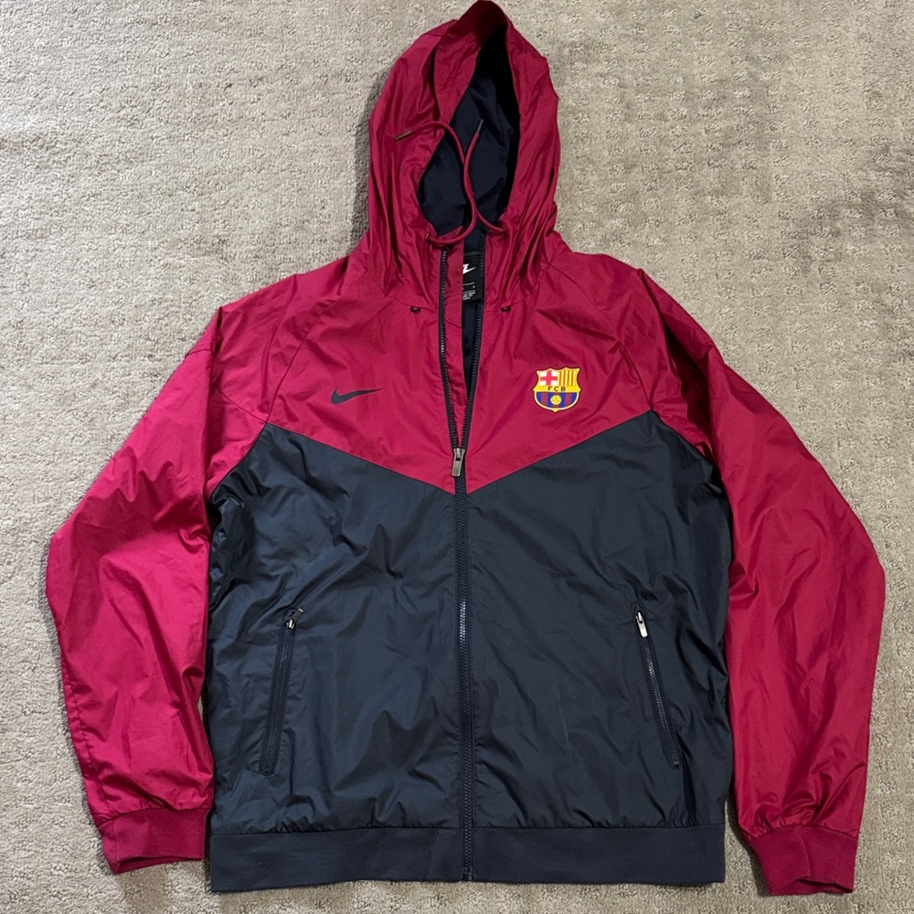 Gently used Nike YOUTH FC Barcelona Windbreaker Jacket Size L